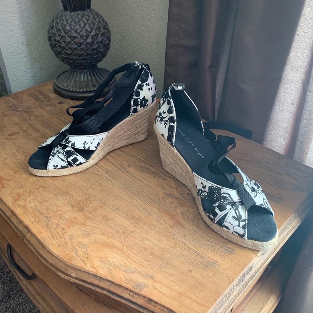 Montego Bay Club tie up sandals